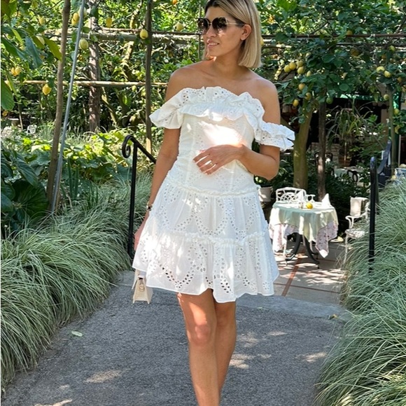 Ivory white ruffled strapless Zara mini dress - Picture 1 of 3